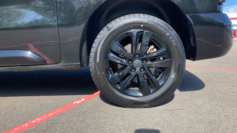 Peugeot Expert Long Diesel 1400 2.0 BlueHDi 145 Asphalt Premium Van